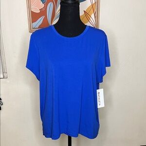 Athleta With Ease Tee Shirt NEW Size M in Varsity